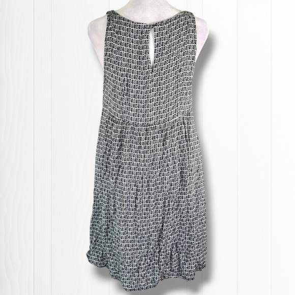 H&M Women's Black & White Geometric Pattern Sleeveless Sheath Mini Dress Size 6 - Picture 7 of 10